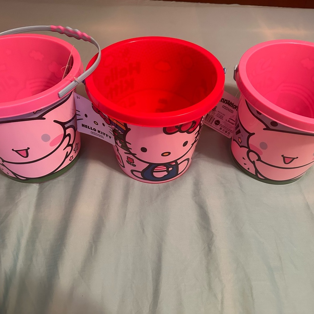 Hello Kitty and Friends Sand pails
